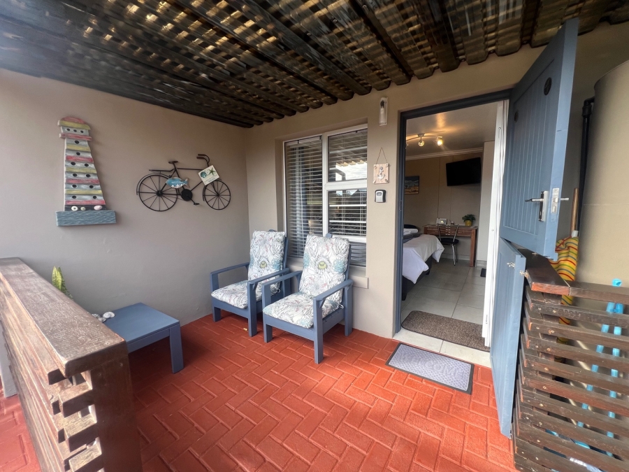 4 Bedroom Property for Sale in Herolds Bay Western Cape